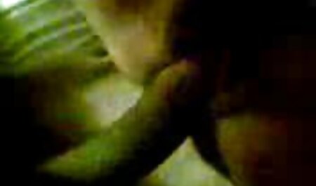 Một cô gái sex nhật gái đẹp châu Á từ làng đến thị trấn