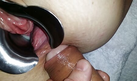 Mẹ tự lấy cắp một con nhái từ người bạn phim sex gai xinh nhât ban của cô và hắn ở trong xe