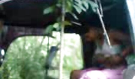 Các sinh viên, Megan Mưa đang đói sec gai nhat lớn