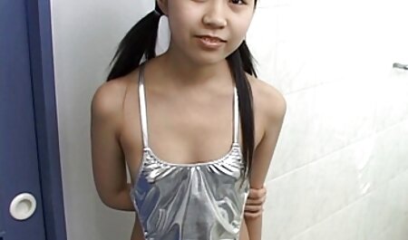 Khiêu gái xinh nhật bản sex dâm ở phía trước gương là rất thú vị