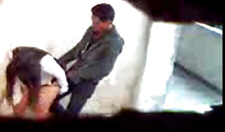 Vuốt ve phim sex nhat ban gai dep mà không lấy ra khỏi cô ấy vớ