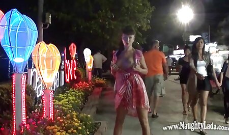 Các chàng trai, với các cô gái thâm nhập vào hàng xnxx gai xinh nhat ban xóm mình trong hồ bơi