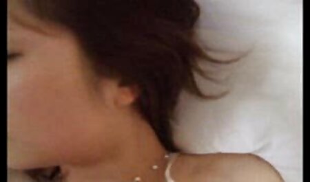Cô gái xinh đẹp, hài lòng với một rung sex nhat ban gai xinh